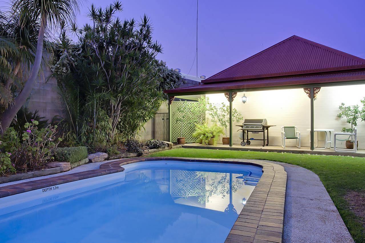 Pioneer Motel Goondiwindi Kültér fotó